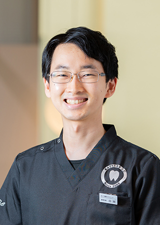 歯科医師 山岡 怜央
